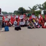 CG NEWS : मडवा ताप विद्युत संयंत्र के भू-स्थापितों ने किया चक्का जाम, दो माह से चल रही हड़ताल के बाद बड़ा आंदोलन