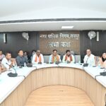 Raipur : निगम संस्कृति विभाग सलाहकार समिति के अध्यक्ष अमर गिदवानी ने ली बैठक, महापुरूषो की मूर्तियों के जीर्णोद्धार, रंगरोगन, साफ सफाई के दिए निर्देश
