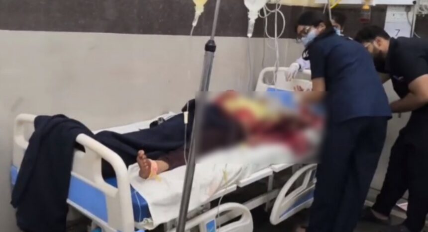 CG NEWS : बिजली गुल होते ही तीन लड़कियों पर टांगिया से जानलेवा हमला, एक के गले पर किया गया वार, तीनों की हालत गंभीर 