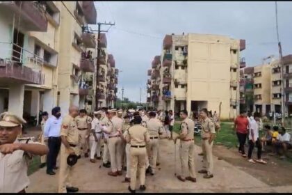 Chhattisgarh : संदिग्धों पर शिकंजा कसने में जुटी पुलिस, 125 घरों की ली तलाशी, तलवार और गांजा का पौधा बरामद 