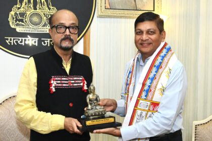 CG : राज्यपाल डेका नेे मुख्य सचिव जैन को सेवानिवृत्ति पर दी शुभकामनाएं