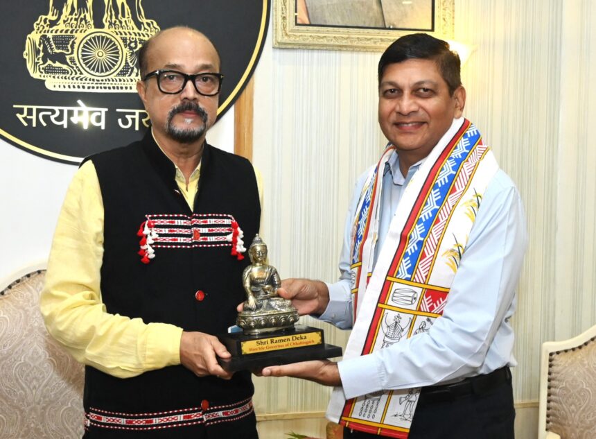 CG : राज्यपाल डेका नेे मुख्य सचिव जैन को सेवानिवृत्ति पर दी शुभकामनाएं