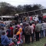 BIG ACCIDENT : बराती बस और मिनीबस में जोरदार भिड़ंत, सड़क पर बिछ गई लाशें, 38 लोगों की मौत 