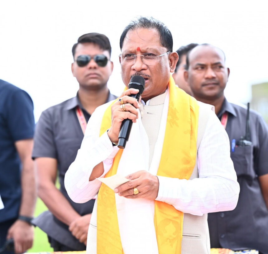 CG : CM साय ने मैनपाट को दी कई सौगातें; 30 लाख के विकास कार्यों की घोषणा की, सीसी रोड और मंदिर शेड निर्माण को दी मंजूरी