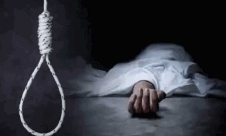 CG Suicide : बीईओ कार्यालय में युवक ने लगाई फांसी