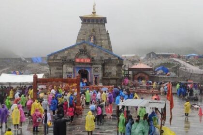 Kedarnath Yatra : भारी बारिश से रोकी गई केदारनाथ यात्रा, सोनप्रयाग और गौरीकुंड में फंसे यात्री