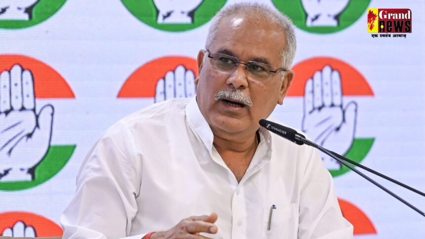 Chhattisgarh : “ईडी ही तोहफ़ा है!” — बेटे के जन्मदिन पर छापे से भड़के पूर्व CM Bhupesh Baghel, केंद्र पर बोला तीखा हमला