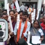 Chhattisgarh : गरीबों पर बढ़ा बिजली बिल का बोझ, डिजिटल मीटर ग्रामीणों के लिए बनी मुसीबत