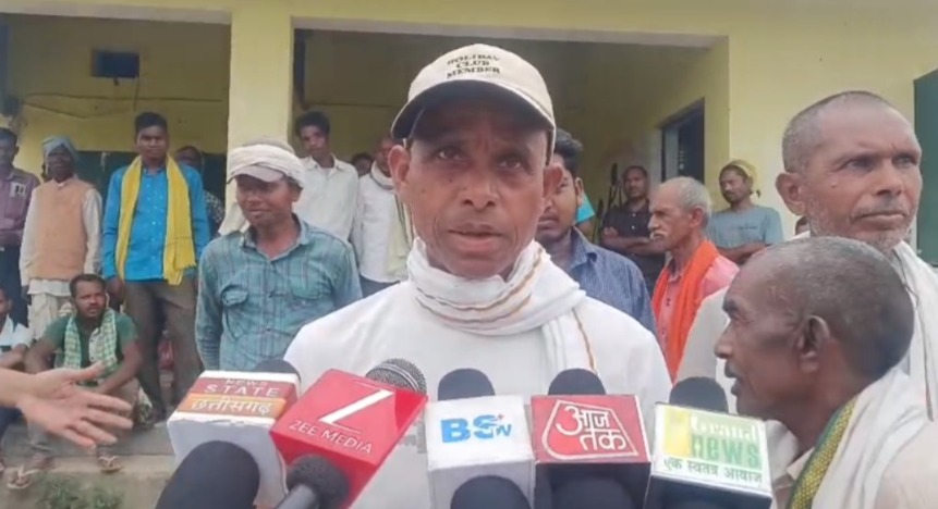 CG : मंडी में खाद-बीज नहीं मिलने से किसान परेशान, पैसे मांगने का लगाया आरोप 