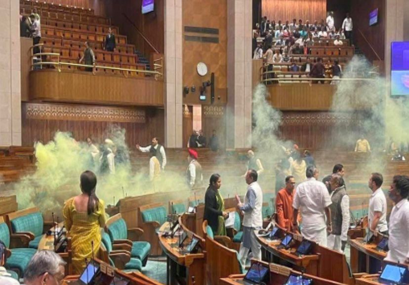 BREAKING : 13 दिसंबर 2023 को हुए संसद सुरक्षा उल्लंघन मामले में आरोपी नीलम आज़ाद और महेश कुमावत को हाईकोर्ट ने दी ज़मानत 