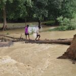 Jashpur : आफत की बारिश में बह गई सड़क, पुल निर्माण अधूरा, खतरे में ग्रामीण 