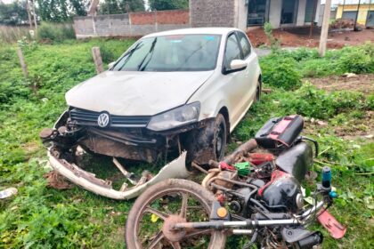 RAIPUR ACCIDENT : तेज रफ्तार कार ने मोटरसाइकिल को मारी ठोकर, दो की हालत गंभीर