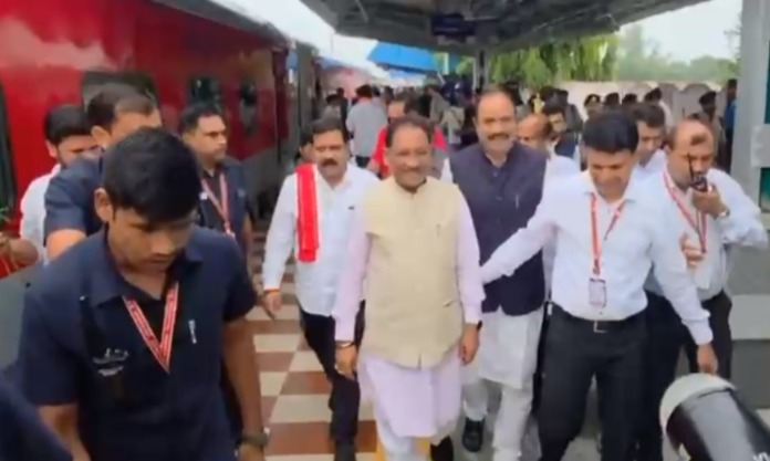 Chhattisgarh : मैनपाट में बीजेपी कार्यकर्ताओं की पाठशाला शुरू, अंबिकापुर पहुंचे सीएम साय और उपमुख्यमंत्री विजय शर्मा 