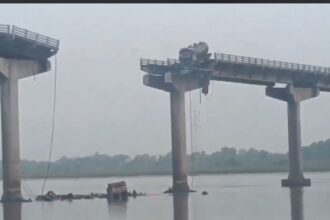 BIG BREAKING : गुजरात में बड़ा हादसा; पुल ढहने से 2 लोगों की मौत