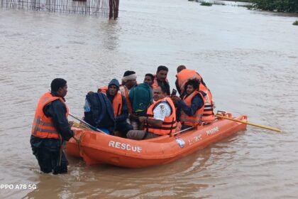 CG में आफत की बारिश; उफान पर शिवनाथ नदी, 32 मजदूरों का SDRF ने किया रेस्क्यू 