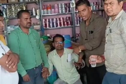 ACB Raid In CG : 54 हजार की रिश्वत लेते बीएमओ कार्यालय के अकाउंटेंट गिरफ्तार, रिटायर्ड स्वास्थ्य कर्मी से मांगी थी घूस  