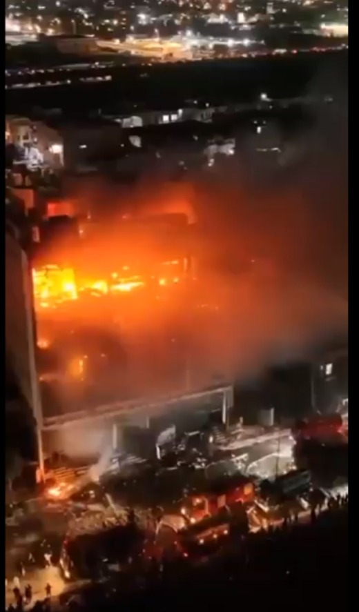 Iraq Fire : इराक के शॉपिंग मॉल में लगी भीषण आग, 50 लोगों की जिंदा जलकर मौत
