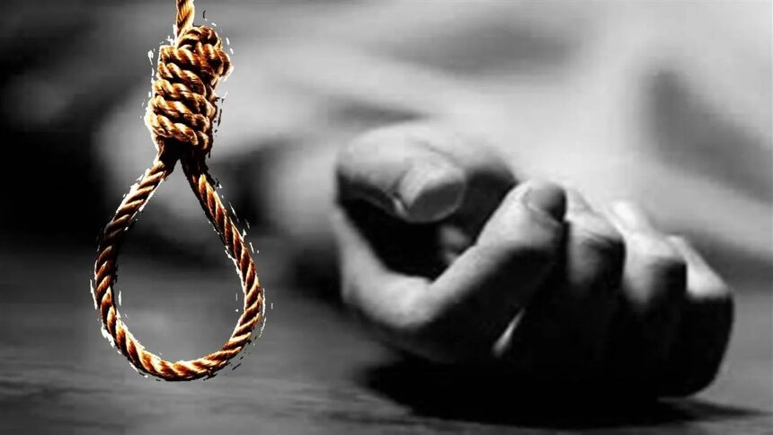 CG: Policeman commits suicide, body found hanging from a noose