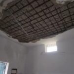 Rajnandgaon : मरम्मत के बाद भी गिरा सिलिंग का प्लास्टर, मरम्मत की गुणवत्ता पर उठ रहें सवाल