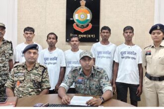 CG Naxalites surrendered : ‘‘ पुना मारगेम’’ अभियान से प्रभावित होकर 5 नक्सलियों ने छोड़ा आतंक का साथ, किया सरेंडर 